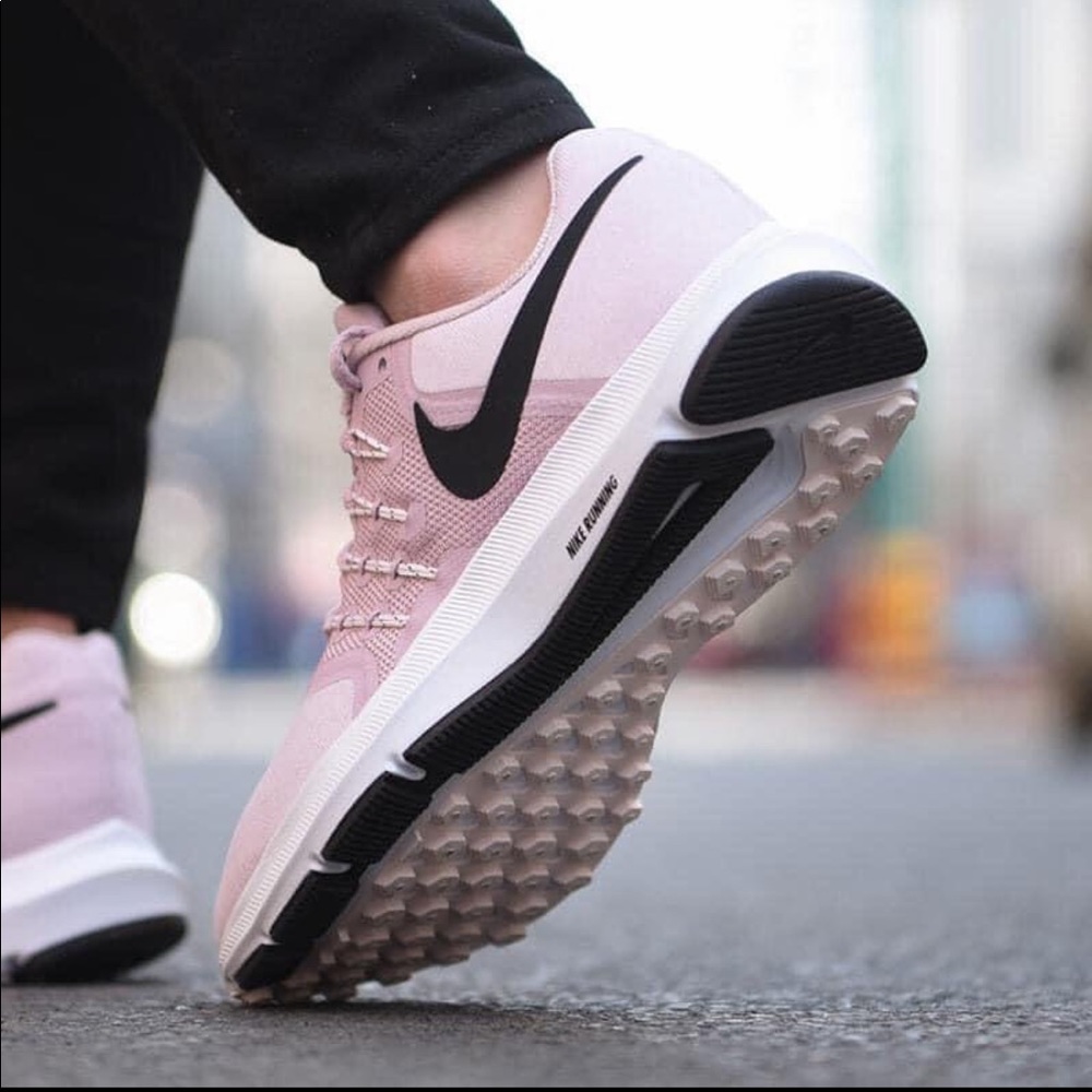🌸 NIKE RUN SWIFT Sneakers Running Shoes NWT - Picture 11 of 11